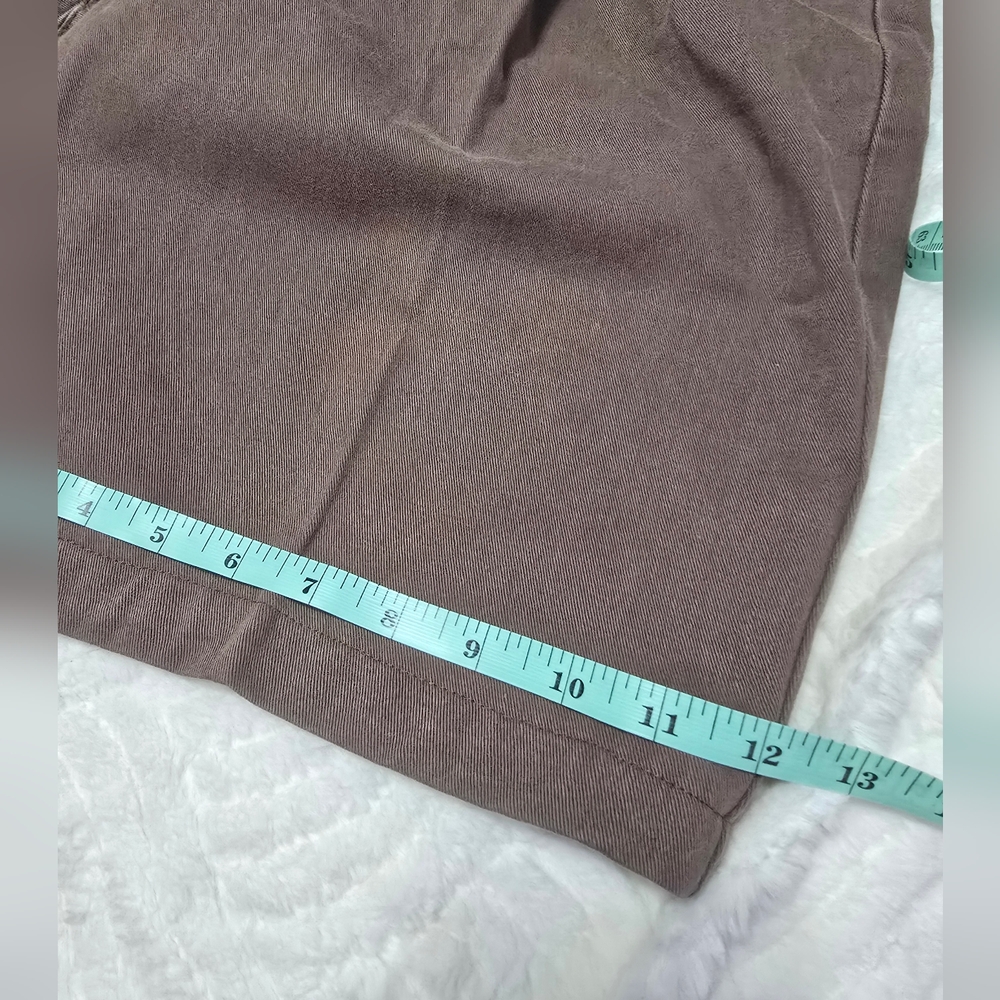 CLASSICS Men's Brown Shorts. Size 31 - Picture 10 of 11